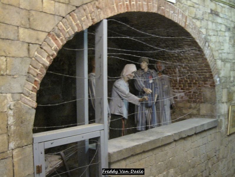 Fichier:Salle d'internement au Fort de Huy.JPG