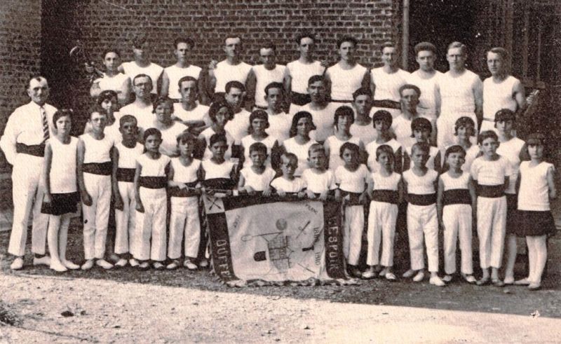 Fichier:Soc gymn 02.71.jpg