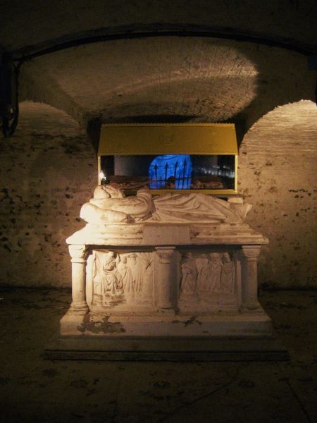 Fichier:Tombeau de Pierre l'Ermite.JPG
