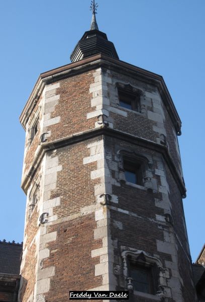 Fichier:Tour d'Oultremont.JPG