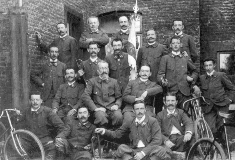 Fichier:Veloce club hutois.jpg