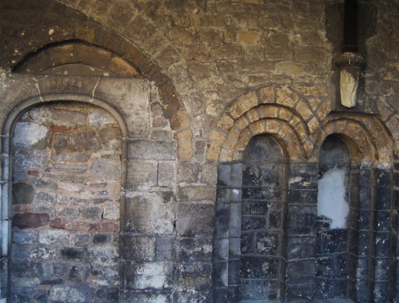 Fichier:Vestiges de l'abbaye de Neufmoustier à Huy-1685.jpg