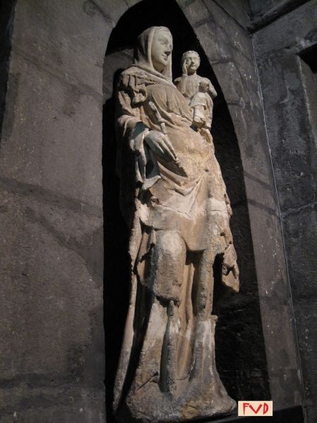 Fichier:Vierge du trumeau du Bethléem.JPG