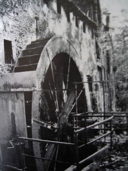 Fichier:Vieux moulin du Hoyoux.JPG