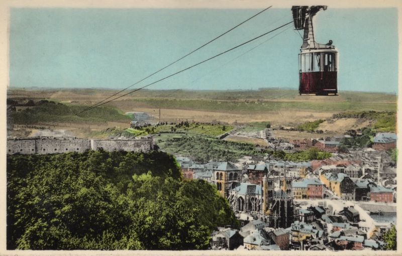 Fichier:Vue aérienne avec le téléphérique.jpg